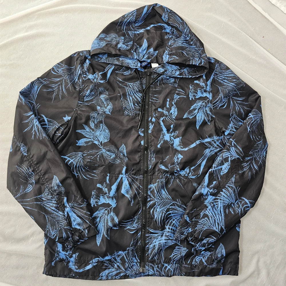 DIVIDED BY H&M Black and‎ Blue Ligth Weigth Jacket